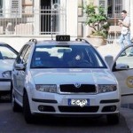 Taxi distrutto da vandali a Quarto