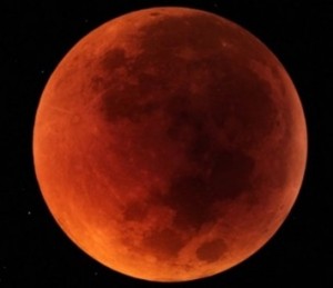 Eclissi di Luna sabato 4 aprile