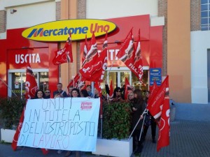 Mercatone Uno in sciopero a Genova
