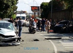 Incidente stradale a Voltri