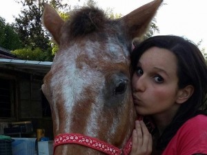 Giulia Bellarate vittima di un incidente a cavallo