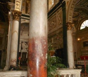 Colonna macchiata di sangue a San Matteo