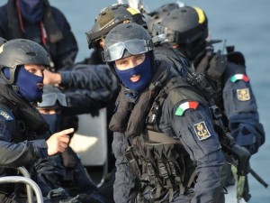 Squadra anti terrorismo a Genova