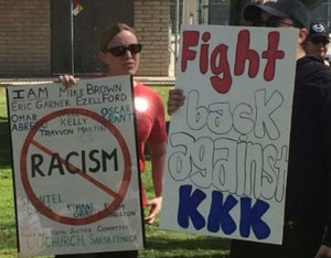 Accoltellamenti per raduno KKK in California