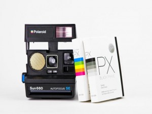 Nella foto, la nuova Polaroid "Impossible"