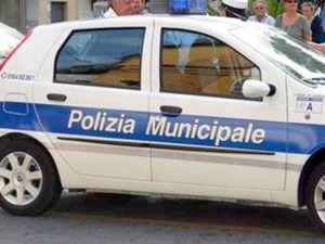 Bus scontra auto a Palermo, venti feriti