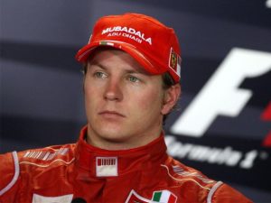 Kimi Raikkonen rinnova con la Ferrari