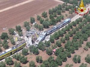 scontro tra treni in Puglia