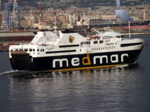 Turista muore a bordo di un traghetto di rientro dalle vacanze ad Ischia