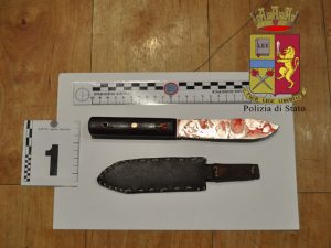Nella foto, il coltello usato per il tentato omicidio 